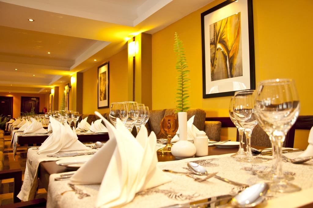 Gorillas Golf Hotel Kigali Exterior photo
