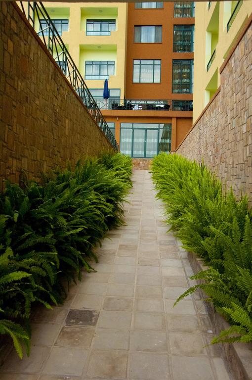 Gorillas Golf Hotel Kigali Exterior photo