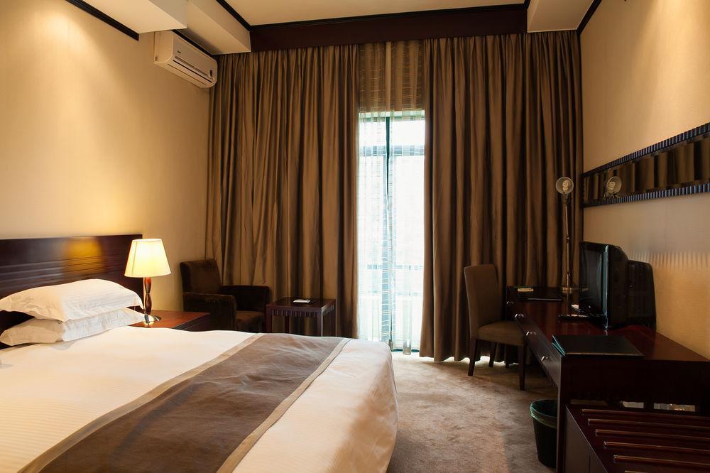 Gorillas Golf Hotel Kigali Exterior photo