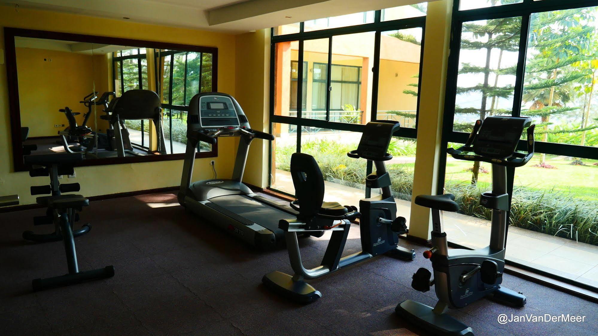 Gorillas Golf Hotel Kigali Exterior photo